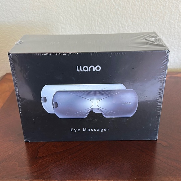 Llano Eye Massager in Black and Gray